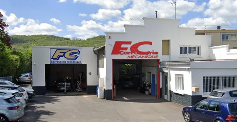 Façade du garage FC Carrosserie des Fourches à Cébazat